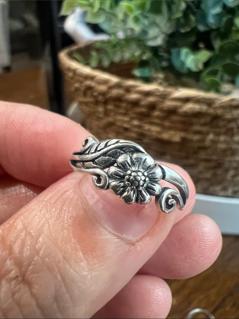 Sterling Silver Floral Band Ring - Silver Flower Design